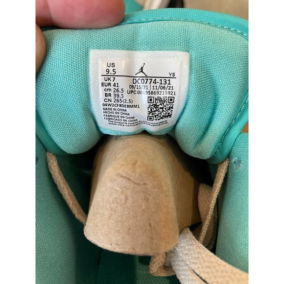Athletic_Shoes